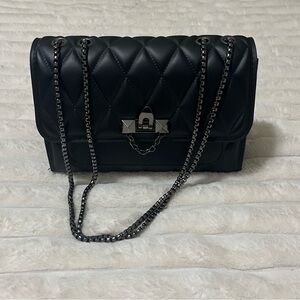 Elegant Black Quilted Chain Bag